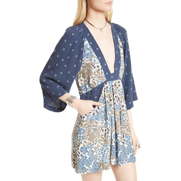 Free People Talulla Blue Combo Floral Print 3/4 Sleeve Boho V-Neck Mini Dress XS - Picture 1 of 10